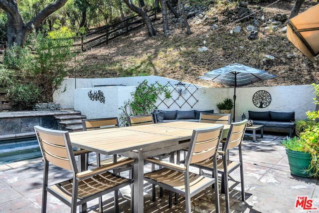 805 Malibu Meadows Drive, Calabasas, CA 91302
