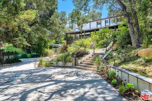 805 Malibu Meadows Drive, Calabasas, CA 91302