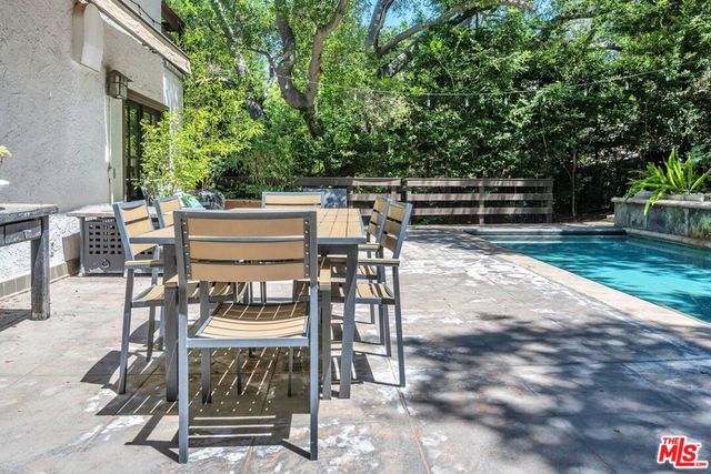805 Malibu Meadows Drive, Calabasas, CA 91302