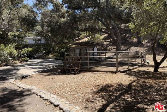 805 Malibu Meadows Drive, Calabasas, CA 91302