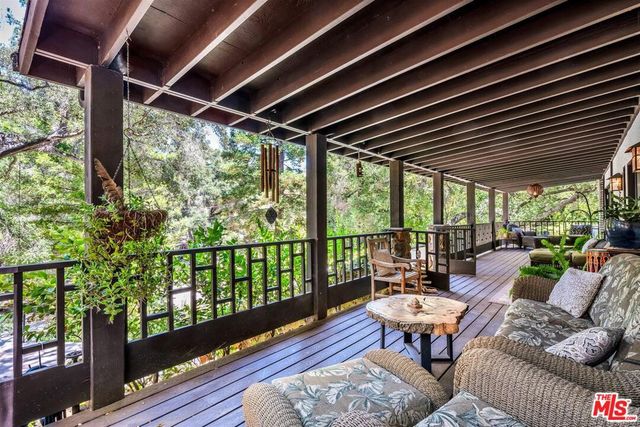 805 Malibu Meadows Drive, Calabasas, CA 91302