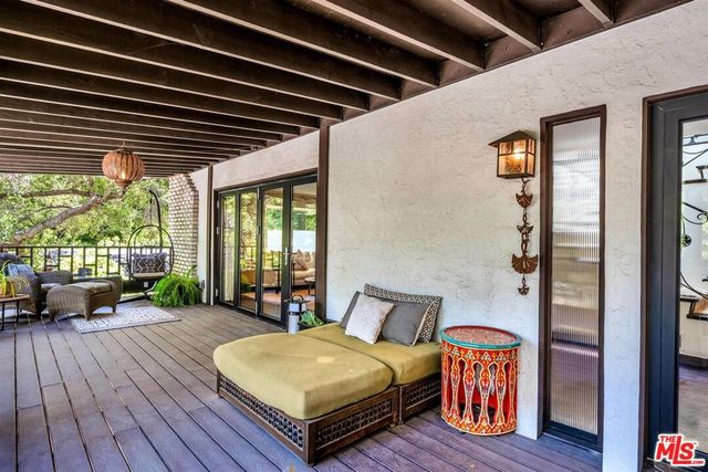 805 Malibu Meadows Drive, Calabasas, CA 91302