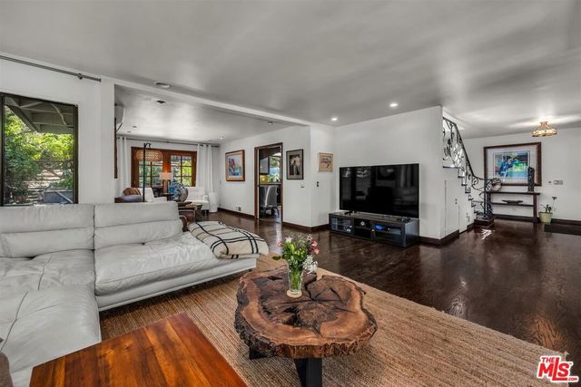 805 Malibu Meadows Drive, Calabasas, CA 91302