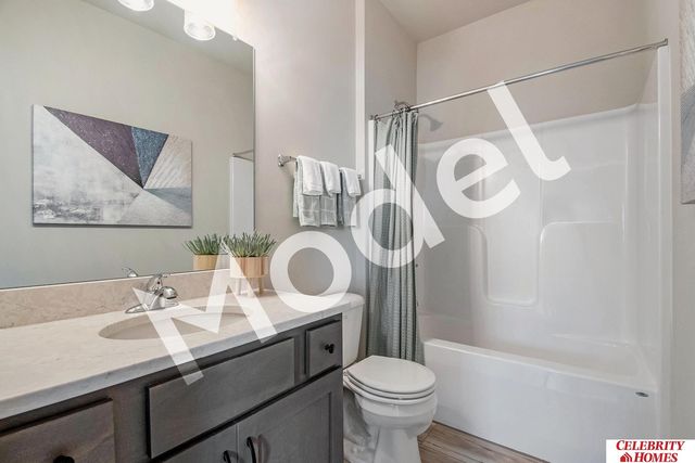 8006 N 113 Street, Omaha, NE 68142