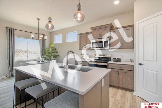 8006 N 113 Street, Omaha, NE 68142