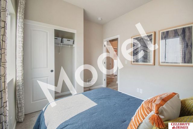 8006 N 113 Street, Omaha, NE 68142