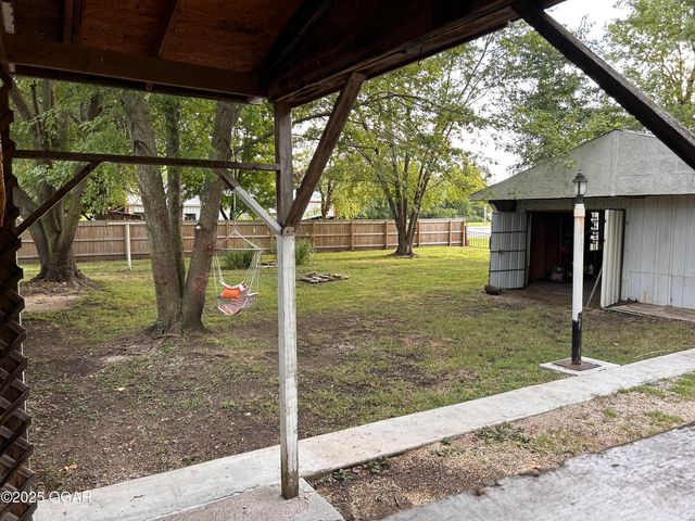 7649 Co Rd 303, Carl Junction, MO 64834