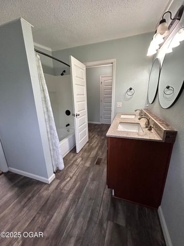 7649 Co Rd 303, Carl Junction, MO 64834