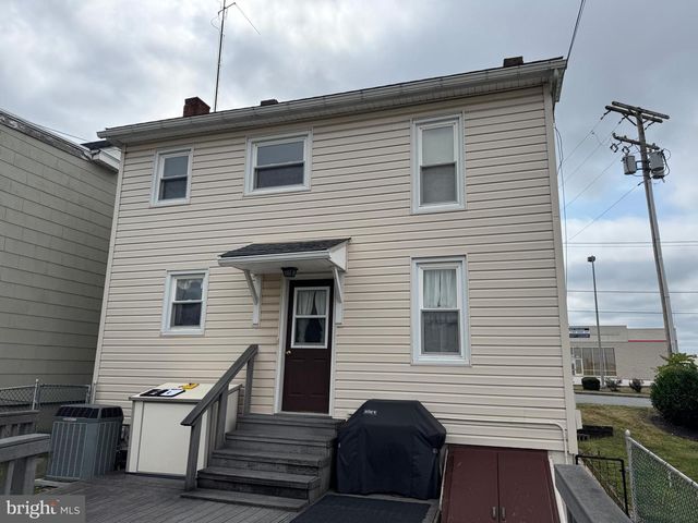 832 BALTIMORE ST, Hanover, PA 17331