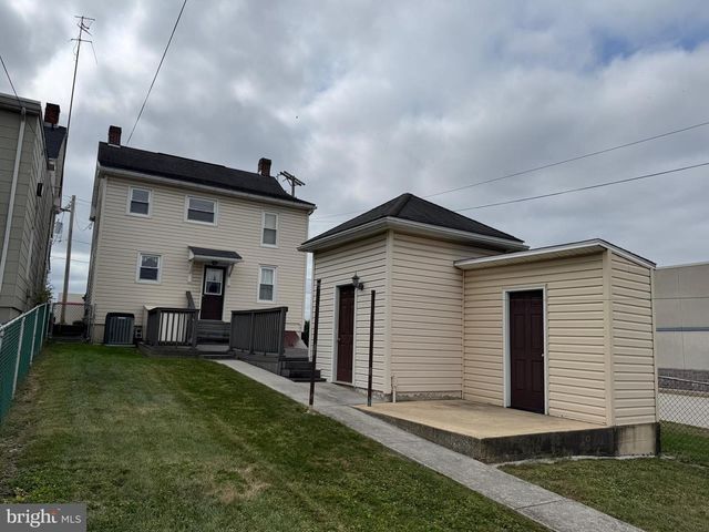 832 BALTIMORE ST, Hanover, PA 17331