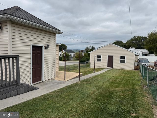 832 BALTIMORE ST, Hanover, PA 17331