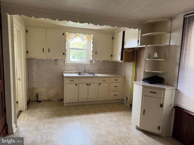 832 BALTIMORE ST, Hanover, PA 17331