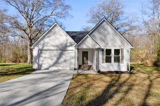 404 Burrell Street, Pendleton, SC 29670