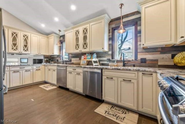 2307 S Belvoir Boulevard, University Heights, OH 44118