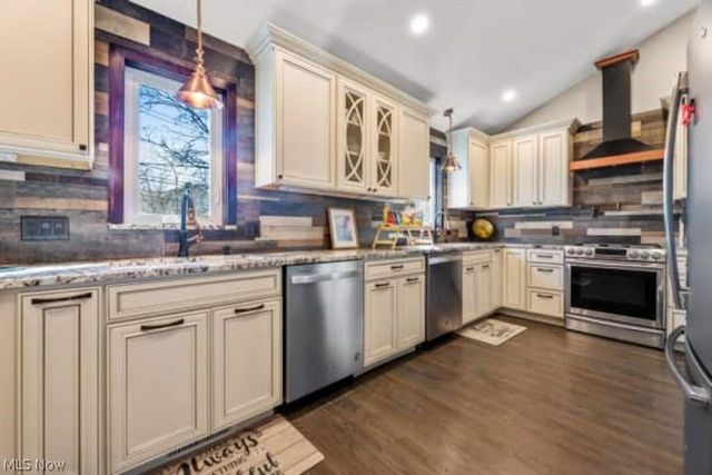 2307 S Belvoir Boulevard, University Heights, OH 44118