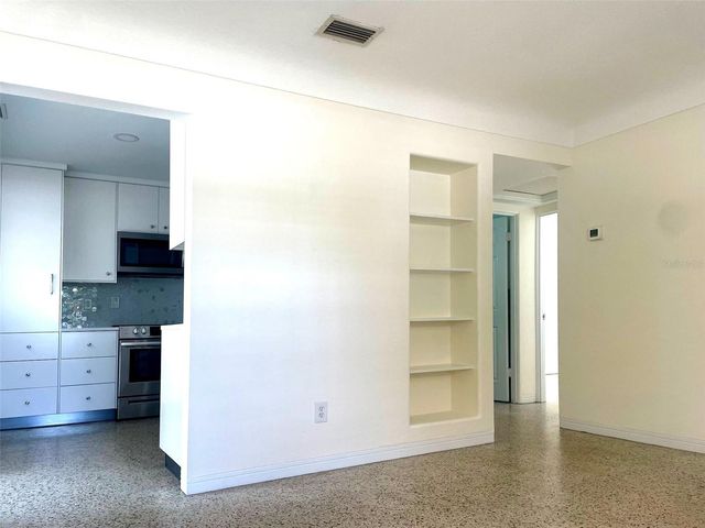 661 63RD AVENUE S, St Petersburg, FL 33705