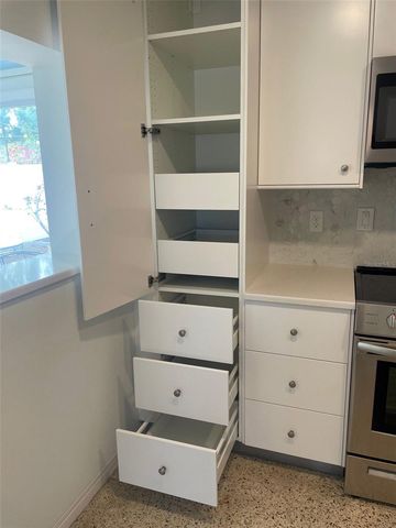 661 63RD AVENUE S, St Petersburg, FL 33705