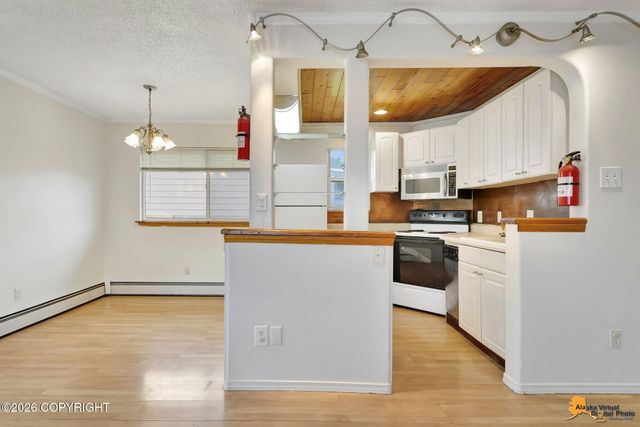 3111 W 33rd Avenue, Anchorage, AK 99517