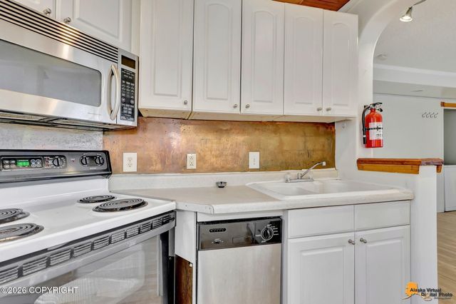 3111 W 33rd Avenue, Anchorage, AK 99517