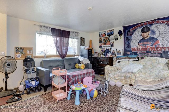 3111 W 33rd Avenue, Anchorage, AK 99517