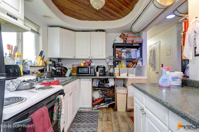 3111 W 33rd Avenue, Anchorage, AK 99517