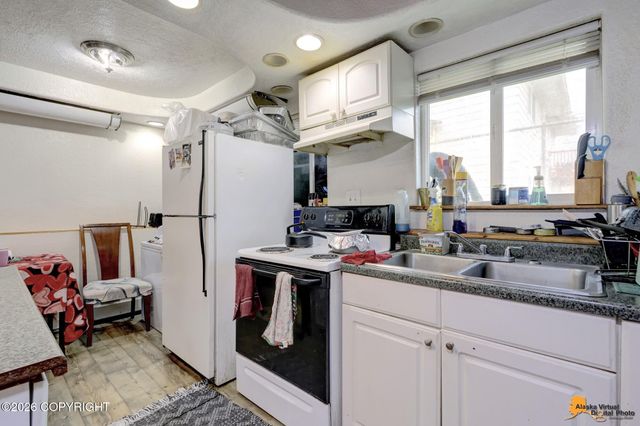3111 W 33rd Avenue, Anchorage, AK 99517