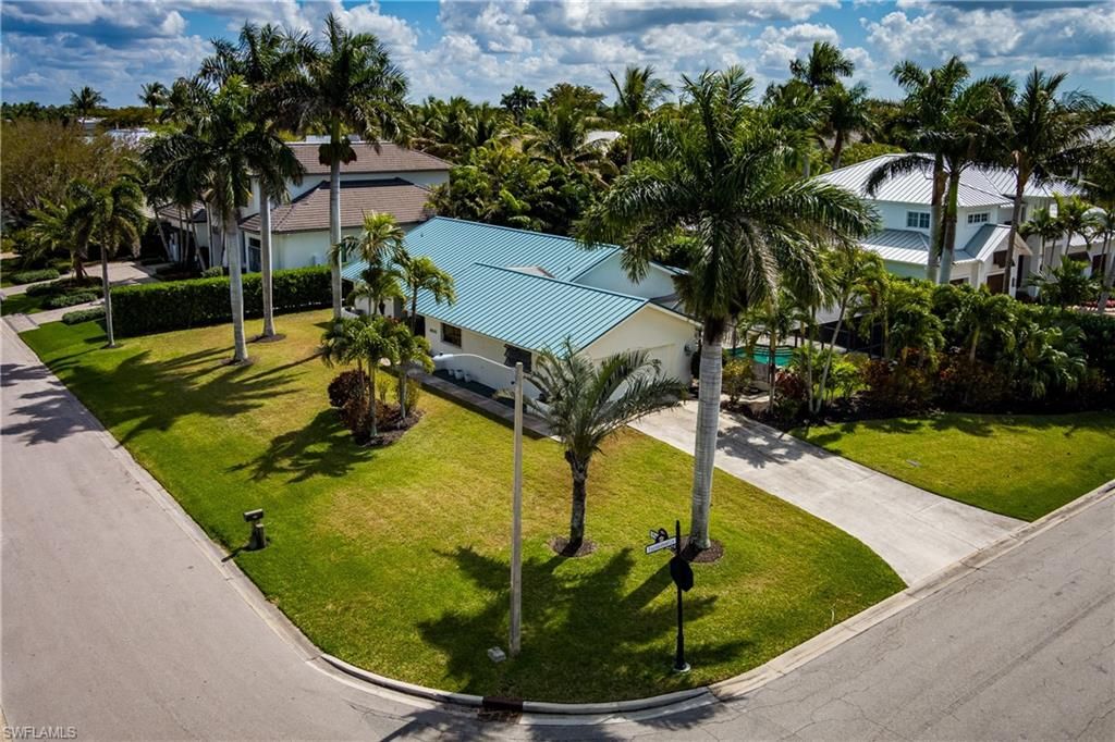 600 Parkview LN, NAPLES, FL 34103 — exterior