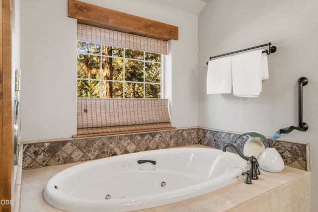 861 NW Yosemite Drive, Bend, OR 97703