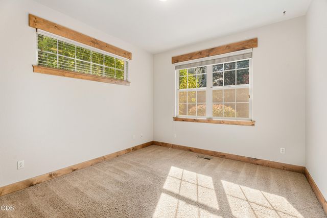 861 NW Yosemite Drive, Bend, OR 97703