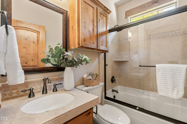 861 NW Yosemite Drive, Bend, OR 97703