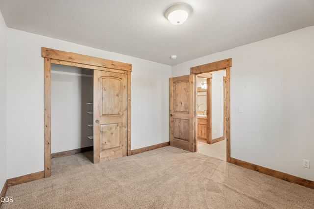 861 NW Yosemite Drive, Bend, OR 97703