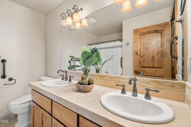 861 NW Yosemite Drive, Bend, OR 97703