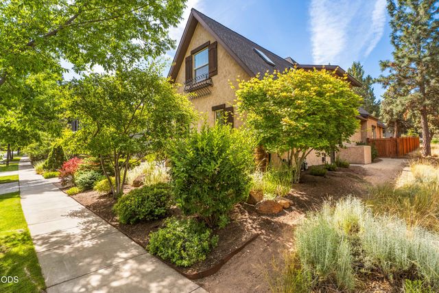 861 NW Yosemite Drive, Bend, OR 97703