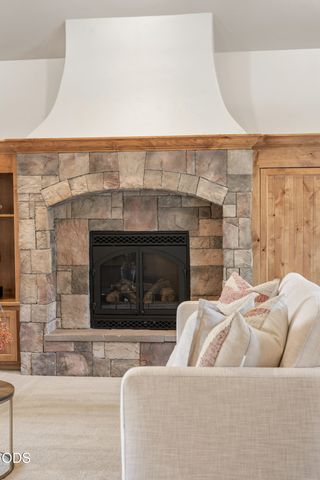 861 NW Yosemite Drive, Bend, OR 97703