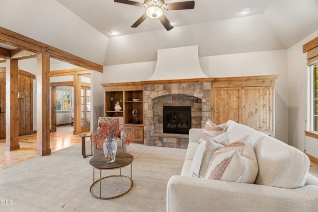 861 NW Yosemite Drive, Bend, OR 97703