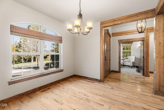 861 NW Yosemite Drive, Bend, OR 97703