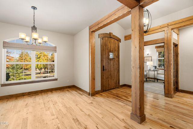 861 NW Yosemite Drive, Bend, OR 97703