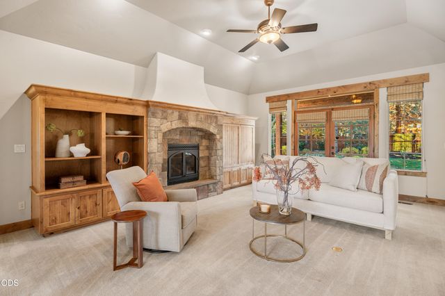 861 NW Yosemite Drive, Bend, OR 97703