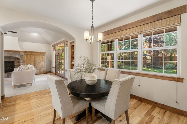 861 NW Yosemite Drive, Bend, OR 97703