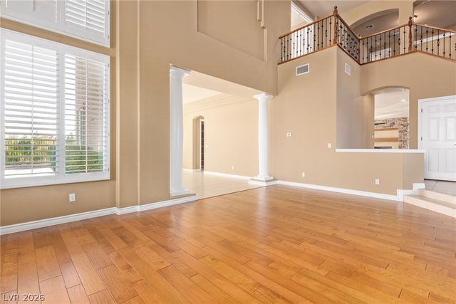 9805 QUEEN CHARLOTTE Drive, Las Vegas, NV 89145