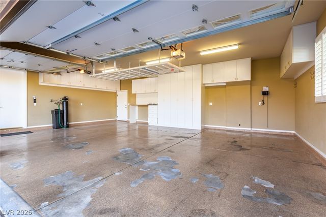 9805 QUEEN CHARLOTTE Drive, Las Vegas, NV 89145