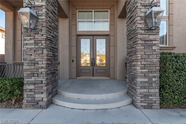 9805 QUEEN CHARLOTTE Drive, Las Vegas, NV 89145