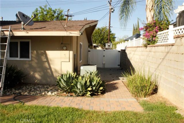 3748 Skylark Dr, Riverside, CA 92505