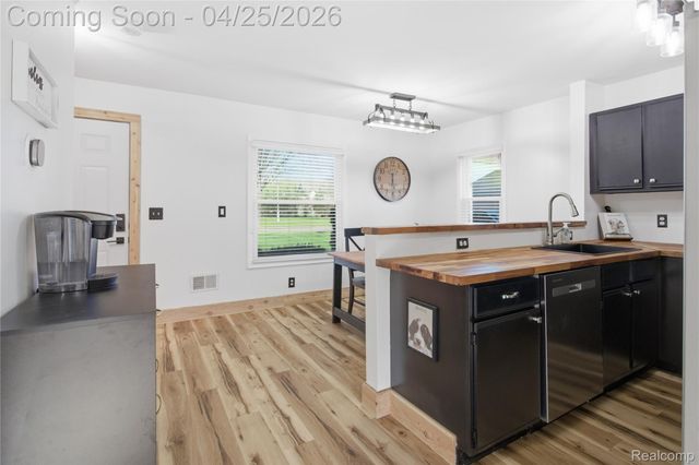 8822 Cogswell Street, Romulus, MI 48174