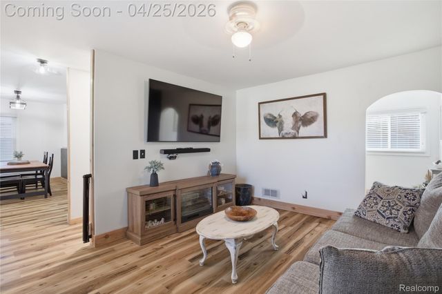 8822 Cogswell Street, Romulus, MI 48174