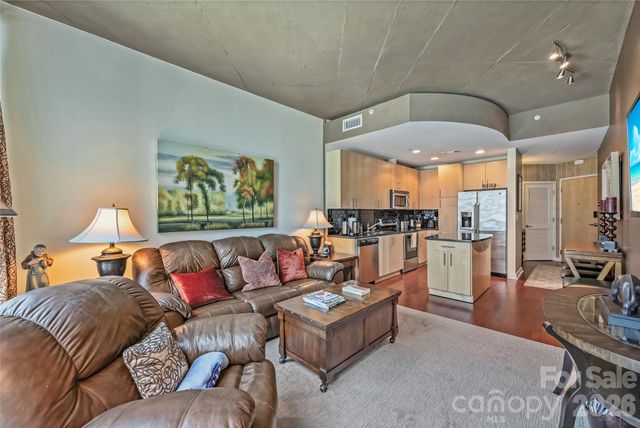 210 N Church Street 1605, Charlotte, NC 28202
