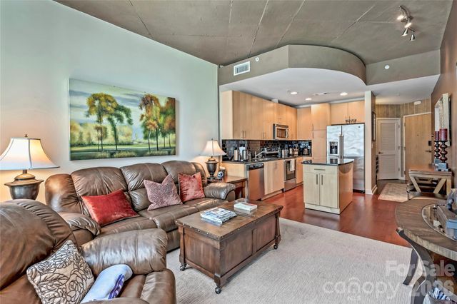 210 N Church Street 1605, Charlotte, NC 28202