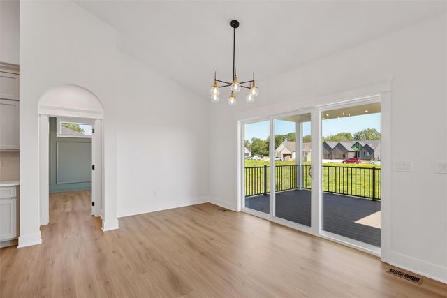 17537 Northview Drive, Urbandale, IA 50323