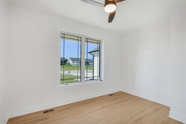 17537 Northview Drive, Urbandale, IA 50323