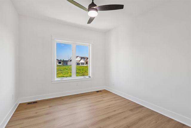 17537 Northview Drive, Urbandale, IA 50323